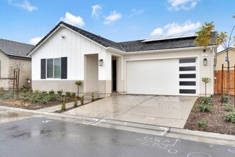 141 Reunion Wy S in Madera, CA - Building Photo - Building Photo