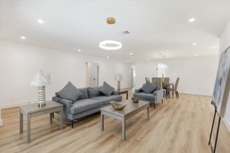 9603 Emnora Ln in Houston, TX - Building Photo - Building Photo