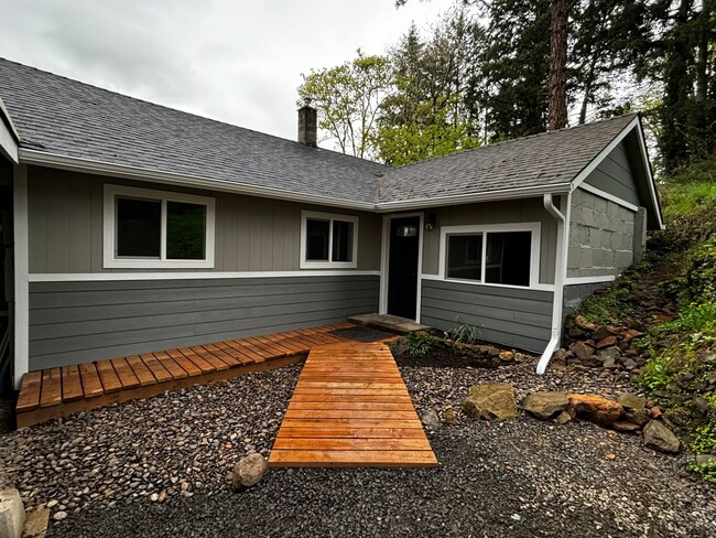 157 Holloway Heights in Brownsville, OR - Building Photo - Building Photo
