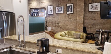721 S Western Ave, Unit 3 in Chicago, IL - Building Photo - Building Photo