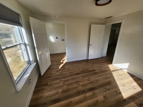 231 N John St in Pendleton, IN - Foto de edificio - Building Photo