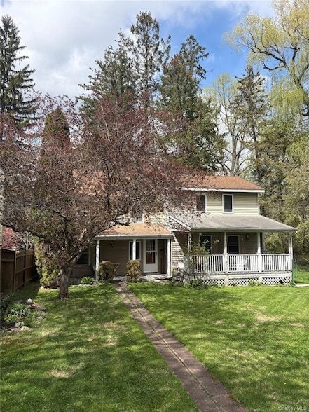 property at 25 Alden Pl
