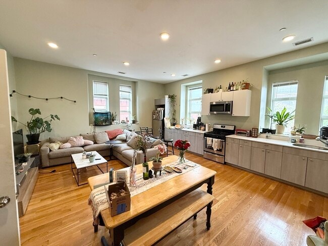 409 Dudley St in Boston, MA - Building Photo - Building Photo