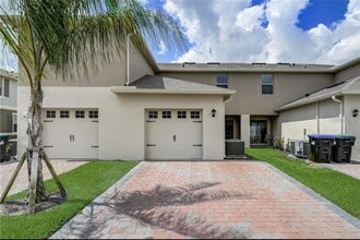 9133 Mellow Coral St in Oakland, FL - Building Photo - Building Photo