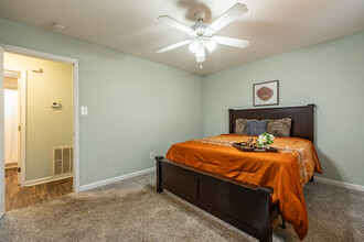 Platinum Oaks in Warner Robins, GA - Foto de edificio - Interior Photo