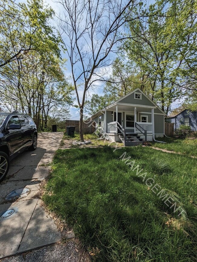 8032 Montgall Ave in Kansas City, MO - Building Photo - Building Photo