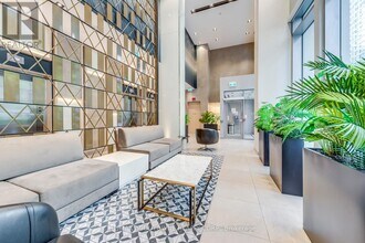 77 Mutual St in Toronto, ON - Building Photo - Building Photo
