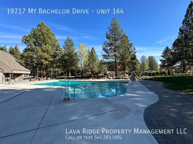 19717 SW Mount Bachelor Dr-Unit -unit 164 in Bend, OR - Building Photo - Building Photo
