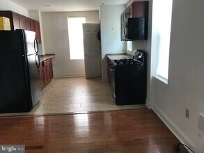 1404 S 5th St in Philadelphia, PA - Building Photo - Building Photo