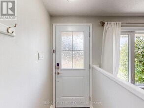 187 Broken Oak Crescent in Kitchener, ON - Building Photo - Building Photo