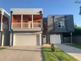 436 W College St in Burkburnett, TX - Building Photo