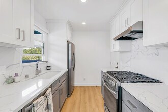 2438 7th St in Santa Monica, CA - Building Photo - Building Photo
