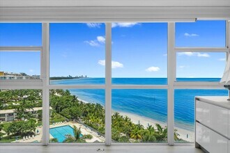 600 Grapetree Dr in Key Biscayne, FL - Building Photo - Building Photo