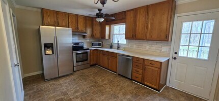 1010 Damon Dr in Lewisville, NC - Building Photo - Building Photo