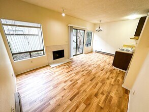 Bellevue Vista in Bellevue, WA - Building Photo - Building Photo