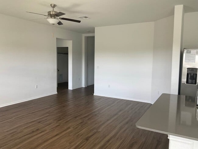 10537 Steinbeck Dr in Austin, TX - Building Photo - Building Photo