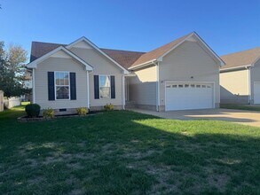 3736 S Cindy Jo Dr in Clarksville, TN - Building Photo - Building Photo