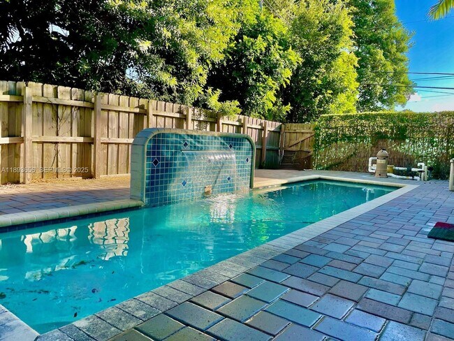 property at 813 SE 18th Ct