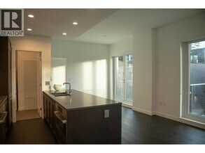 5681 Birney Ave in Vancouver, BC - Building Photo - Building Photo