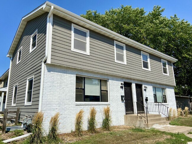 1203 Como Ave SE-Unit -1 in Minneapolis, MN - Building Photo - Building Photo