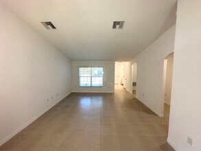 40 Wellham Ln in Palm Coast, FL - Building Photo - Building Photo