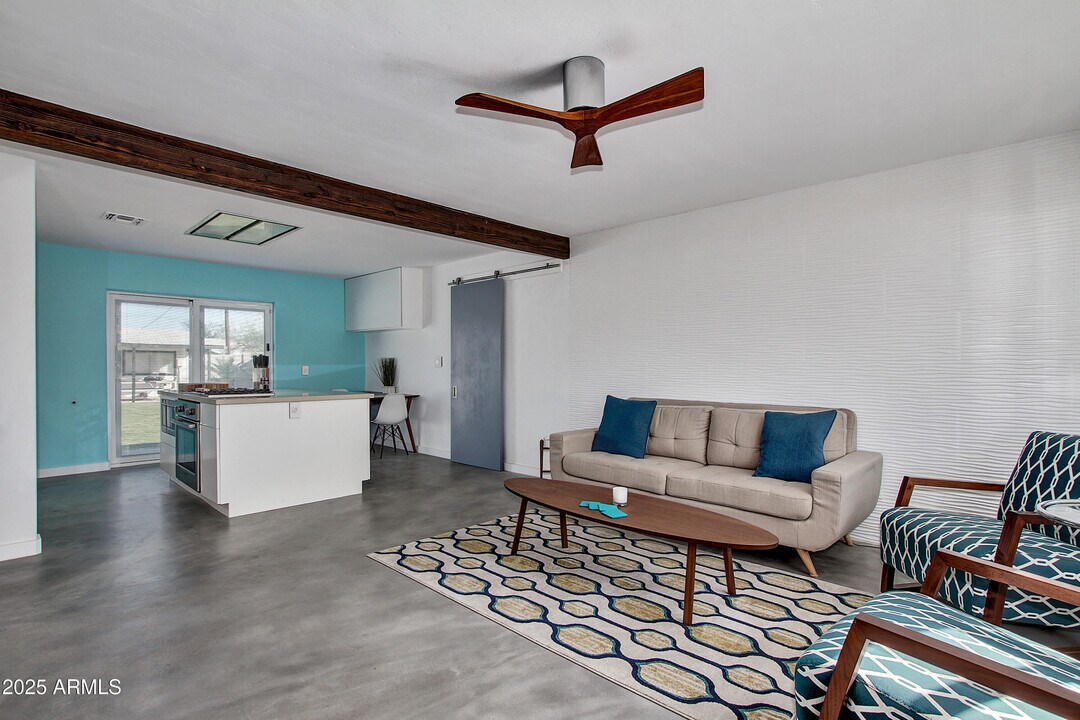 7034 E Wilshire Dr in Scottsdale, AZ - Building Photo