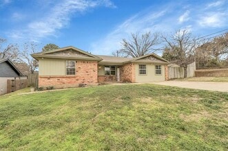 321 Bowles Ct in Kennedale, TX - Building Photo - Building Photo