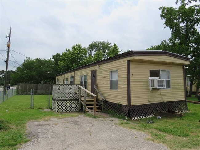 4412 17th St in Bacliff, TX - Building Photo - Building Photo
