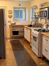 121 Butler Ln in Martindale, TX - Building Photo - Building Photo