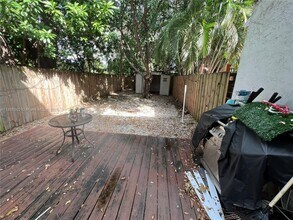 454 NE 194th Terrace in Miami, FL - Building Photo - Building Photo