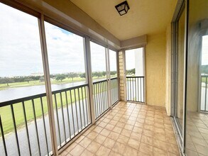 3100 W Rolling Hills Cir, Unit 602 in Davie, FL - Foto de edificio - Building Photo
