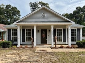 1117 Pinemont Dr in Mobile, AL - Building Photo
