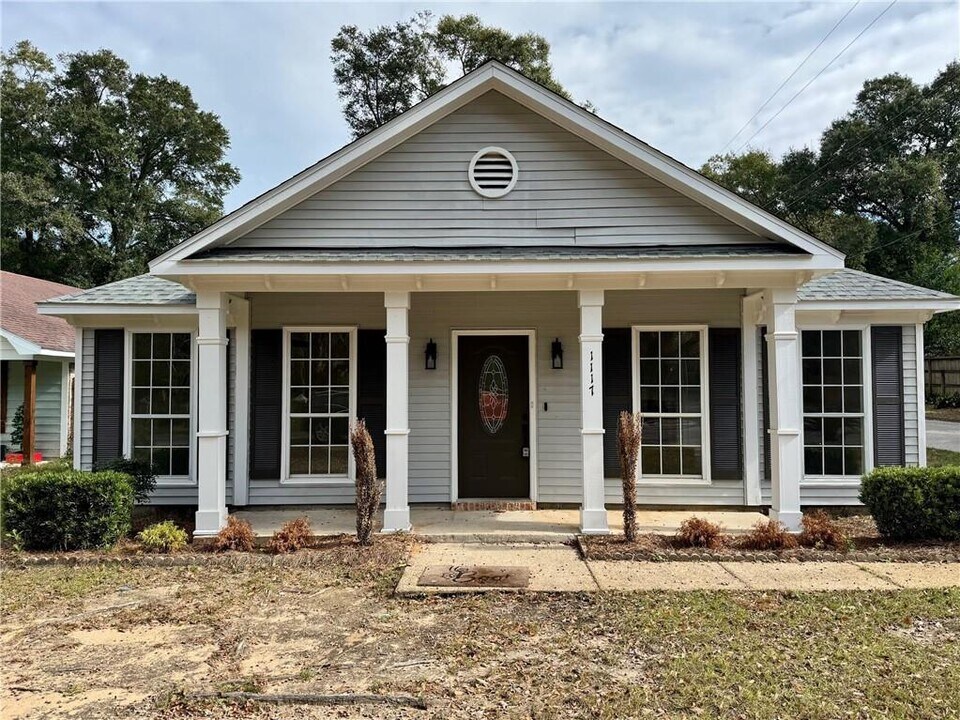 1117 Pinemont Dr in Mobile, AL - Building Photo