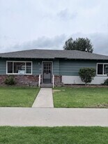 228 E Puente St in Covina, CA - Building Photo