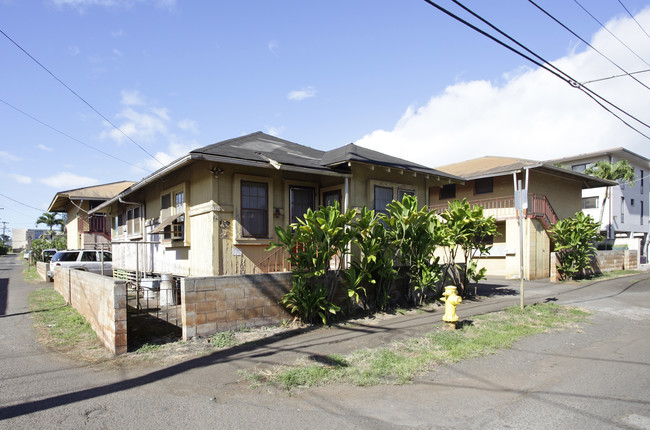 304 Olive Ave in Wahiawa, HI - Building Photo - Building Photo