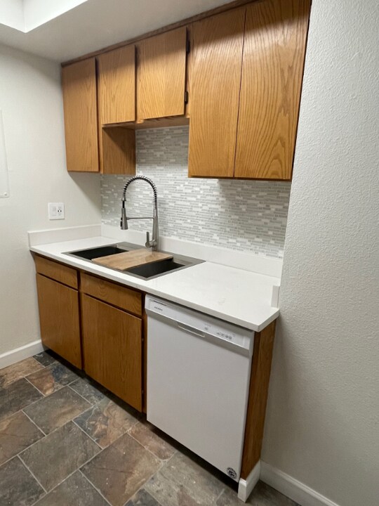 4610 Reka Dr in Anchorage, AK - Building Photo