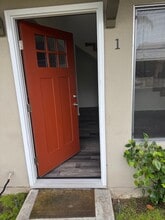 2404 Curtis Ave, Unit 2 in Redondo Beach, CA - Foto de edificio - Building Photo