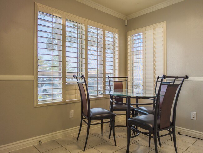 5253 Caspian Springs Dr in Las Vegas, NV - Foto de edificio - Building Photo