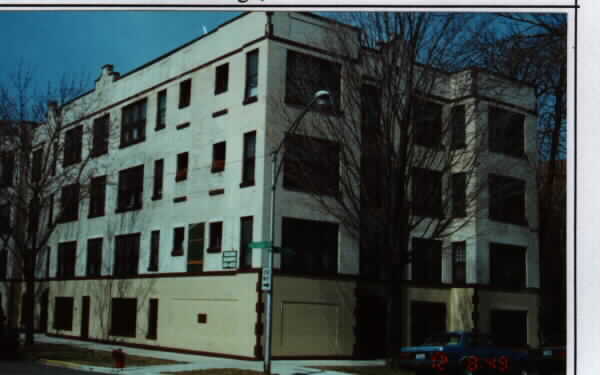 Rockwell Court in Chicago, IL - Building Photo