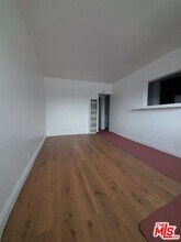 10705 S Figueroa St in Los Angeles, CA - Building Photo - Building Photo
