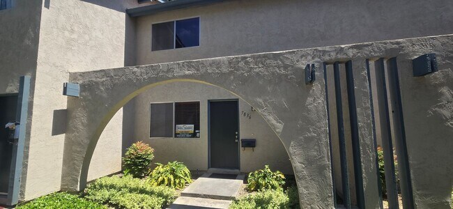 7836 Camino Raposa in San Diego, CA - Building Photo - Building Photo