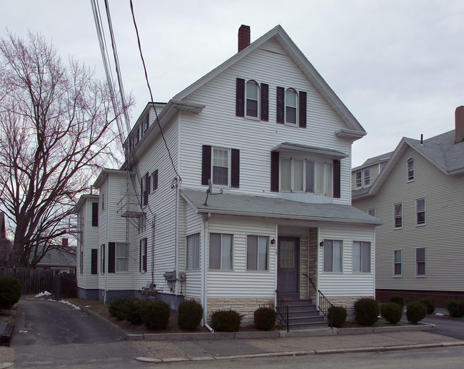 15 Cedar St in Taunton, MA - Building Photo - Building Photo