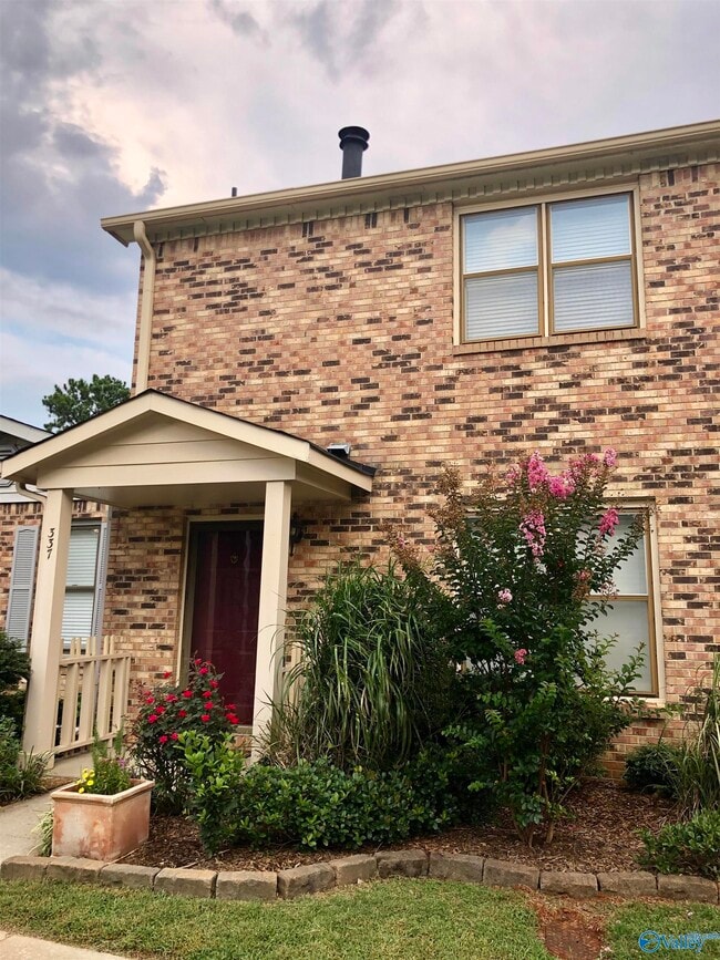 337 Chateau Dr SW in Huntsville, AL - Building Photo - Building Photo