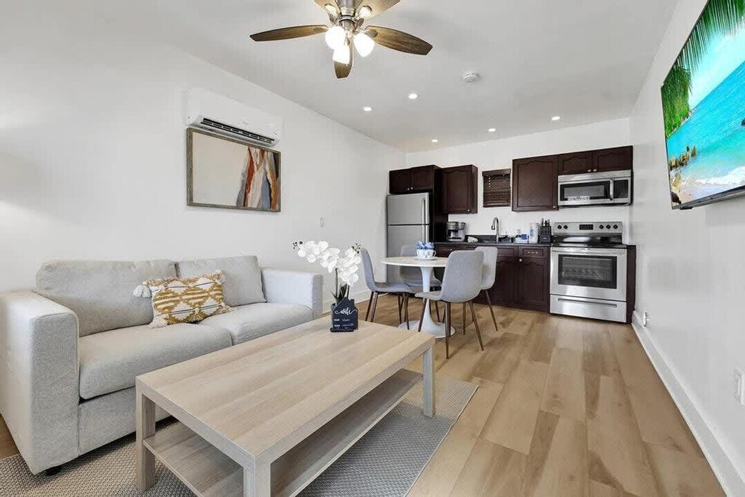 333 Walnut St in Hollywood, FL - Foto de edificio