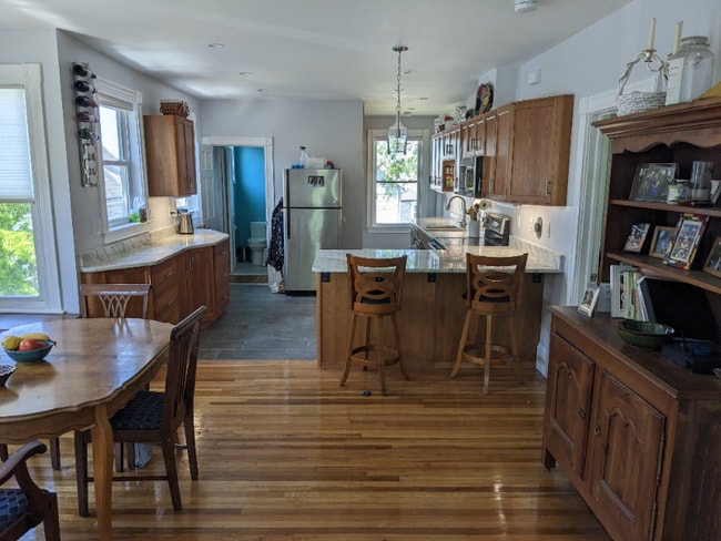 90 Glenwood Rd in Somerville, MA - Foto de edificio - Building Photo