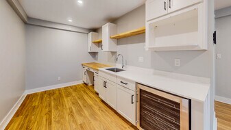 131 Sherman St, Unit 2 in Cambridge, MA - Building Photo