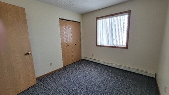 1049 13th St N in Benson, MN - Building Photo