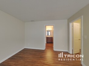 10719 Tedder Lake Dr in Indianapolis, IN - Building Photo - Building Photo