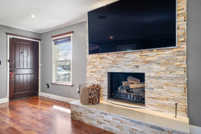 1042 Madison Ave in Livermore, CA - Building Photo - Building Photo