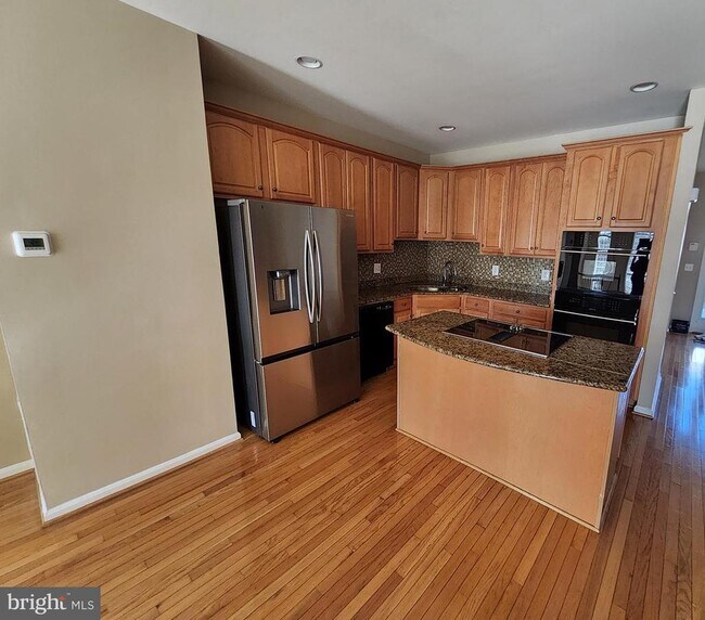 15692 William Bayliss Ct in Woodbridge, VA - Building Photo - Building Photo